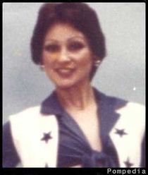 File:Dallas Cowboys Benita Briggs 1977 Y4.jpg