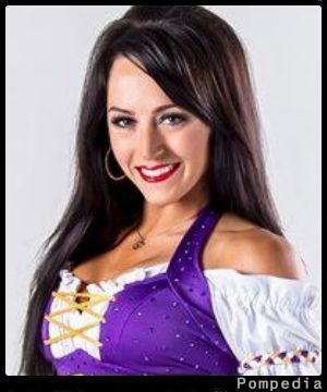 File:Minnesota Vikings Jacqueline MV201006 2015 Y6.jpg