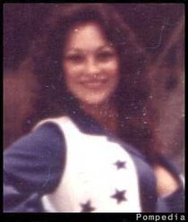 File:Dallas Cowboys Carolyn Neu 1977 Y1.jpg