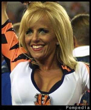File:Cincinnati Bengals Laura Vikmanis 2010 Y2.jpg