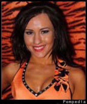 File:Cincinnati Bengals Shelly BE201010 2011 Y2.jpg