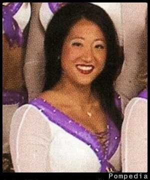 File:Minnesota Vikings Theresa Baugus 2004 Y5.jpg