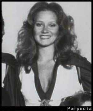 File:Chicago Bears Donna Steele 1979 Yx.jpg