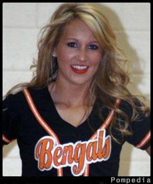 File:Cincinnati Bengals Alyson Schweinfest 2007 Y1.jpg