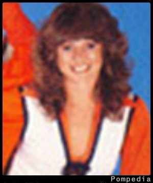 File:Chicago Bears Debbie Perkins 1983 Yx.jpg