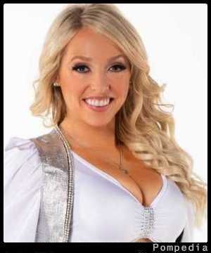 File:Oakland Raiders Julie RA201708 2019 Y3.jpg