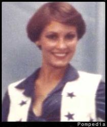 File:Dallas Cowboys Connie Redden 1977 Y1.jpg