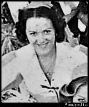 File:Tampa Bay Buccaneers Peggy Gonzales 1977 Yx.jpg