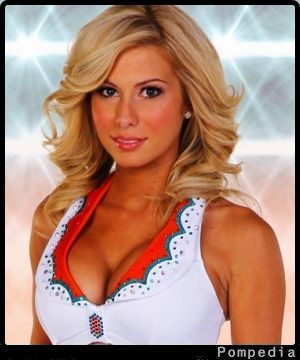 File:Miami Dolphins Monica Mason 2011 Y4.jpg