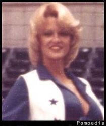 File:Dallas Cowboys Debbe Costanzo 1977 Y1.jpg