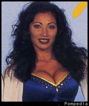 File:San Diego Chargers Rose Fernandez 1998 Yx.jpg