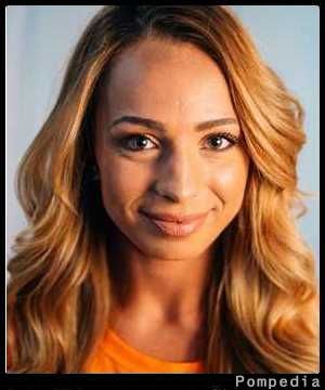 File:Miami Dolphins Jozie Schroder 2019 Y1.jpg