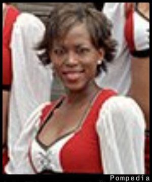 File:Tampa Bay Buccaneers LaKesha Bennett 2002 Y2.jpg