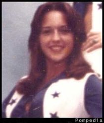 File:Dallas Cowboys Carla Barnes 1977 Y1.jpg