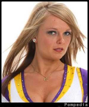 File:Minnesota Vikings Heidi MV200306 2006 Y4.jpg