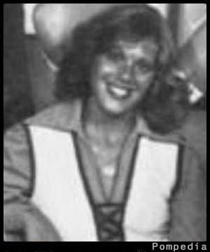 File:Chicago Bears Karen Berta 1980 Y1.jpg