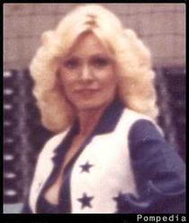 File:Dallas Cowboys Pamela Davis 1977 Y5.jpg