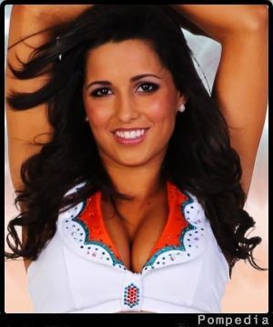 File:Miami Dolphins Jessica Nunez 2011 Y2.jpg