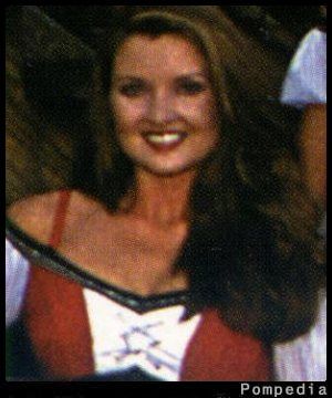 File:Tampa Bay Buccaneers Kimberly Kolinski 2001 Y3.jpg