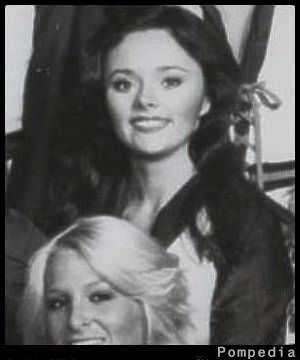 File:Chicago Bears Corinne Hines 1979 Yx.jpg