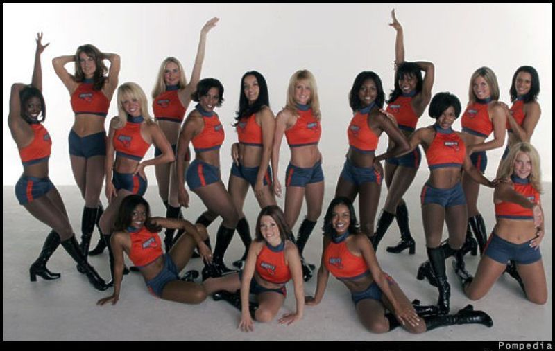 File:Charlotte Bobcats Squad 2004.jpg