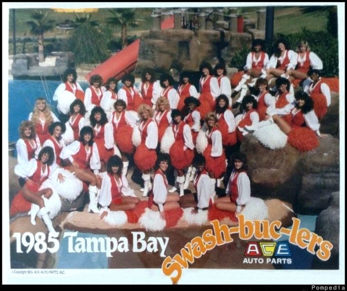 File:Tampa Bay Buccaneers Squad 1985.jpg