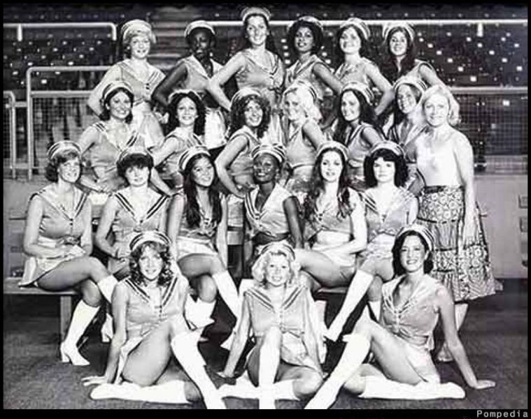 File:Seattle Seahawks Squad 1977.jpg