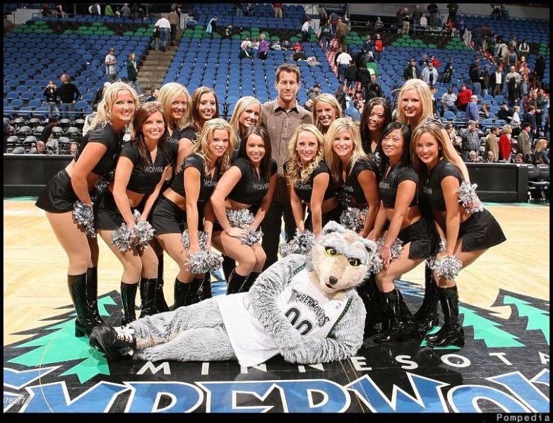 File:Minnesota Timberwolves Squad 2006.jpg