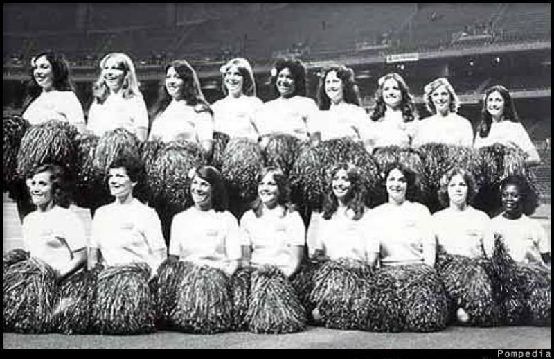 File:Seattle Seahawks Squad 1976.jpg