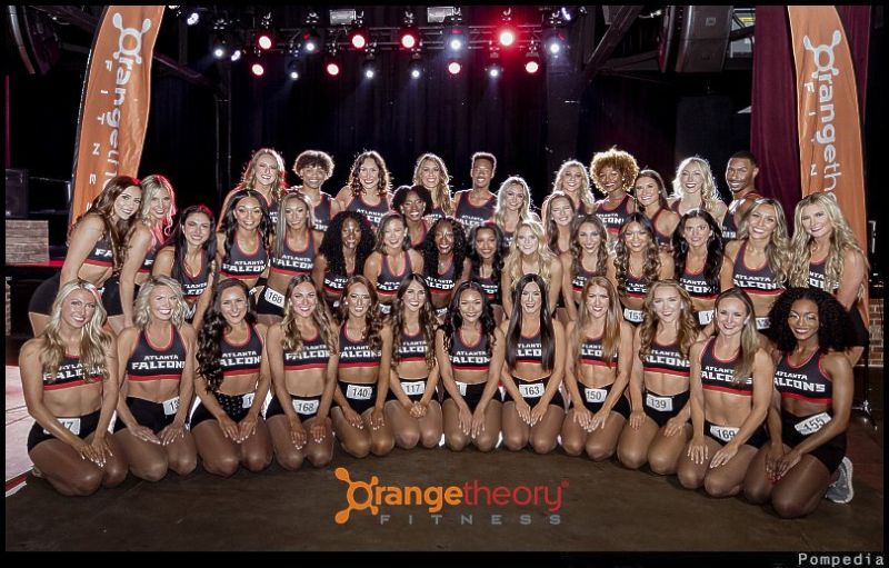 File:Atlanta Falcons Squad 2022.jpg